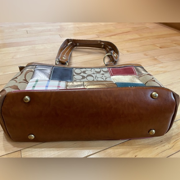 Coach purse 👜 - Picture 3 of 5